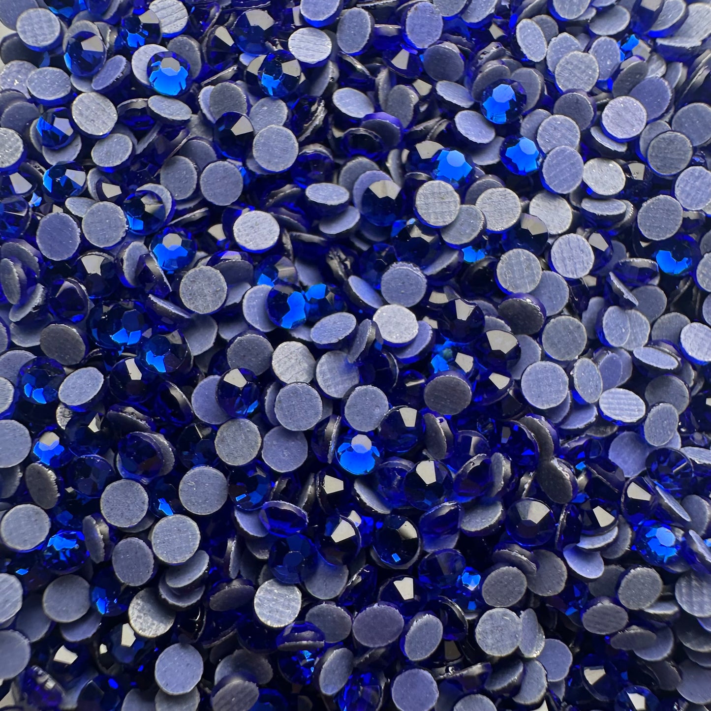 Sapphire (klassisches Blau) | DMC Hotfix Strasssteine 3mm (SS10) aus Glas – Premium Qualität – Menge wählbar