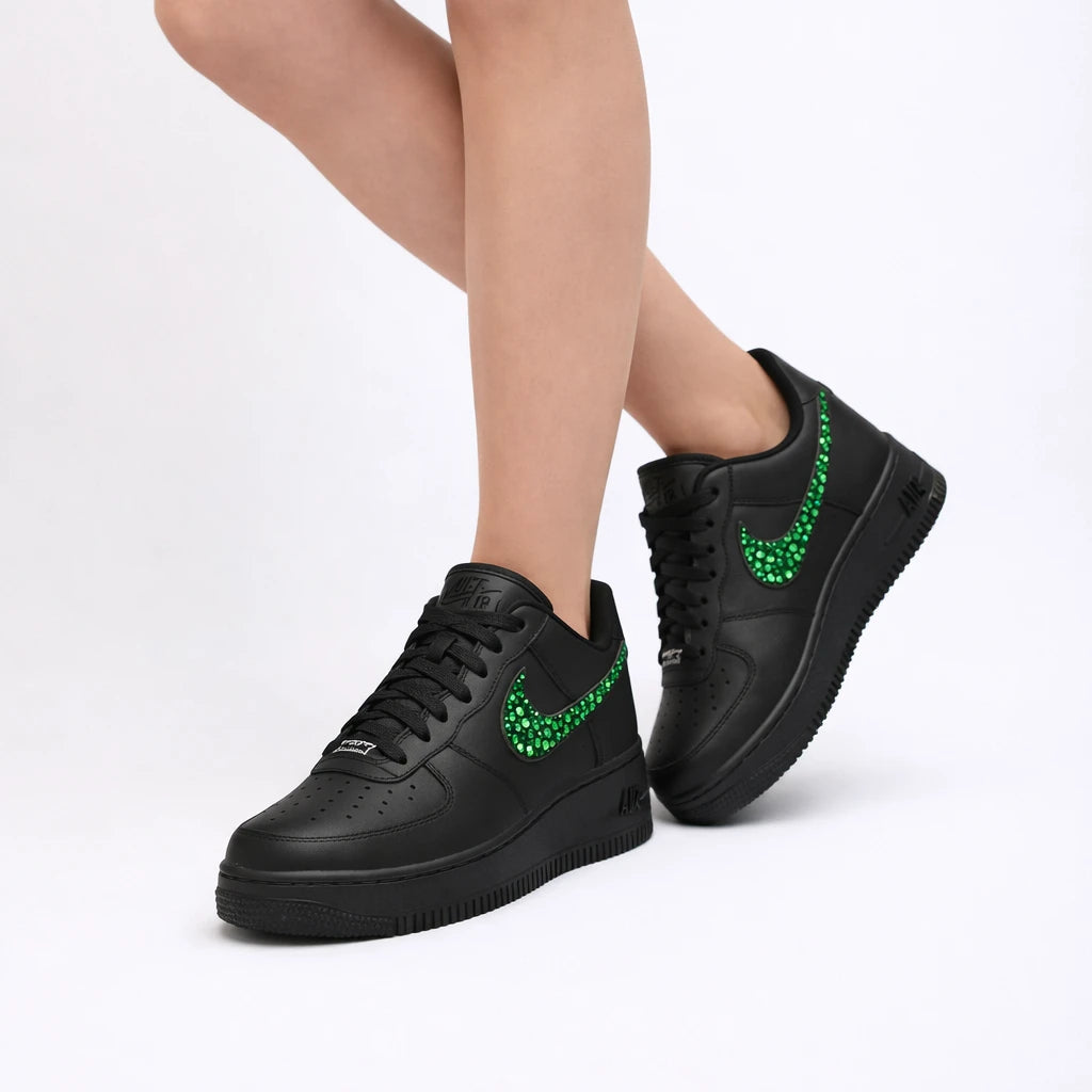 Schwarze Nike Air Force 1 mit Grünen Strasssteinen
