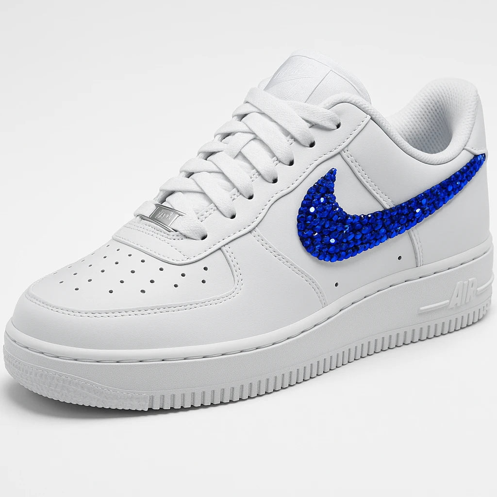 Weiße Nike Air Force 1 mit Blauen Strasssteinen