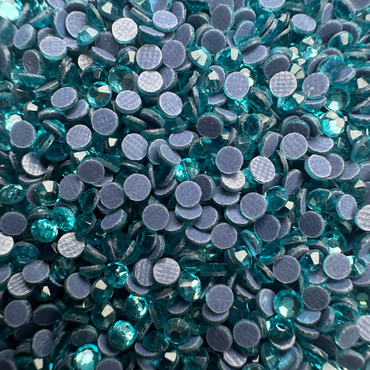 Aquamarine (helles Türkisblau) | DMC Hotfix Strasssteine 3mm (SS10) aus Glas – Premium Qualität – Menge wählbar
