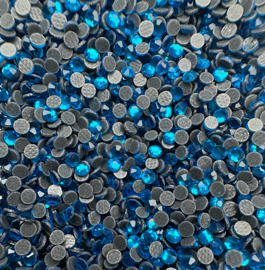 Capri Blue (intensives Blau) | DMC Hotfix Strasssteine 3mm (SS10) aus Glas – Premium Qualität – Menge wählbar
