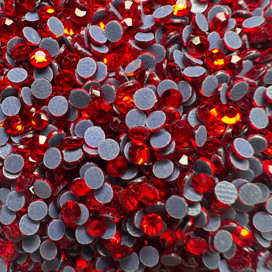 Light Siam (helles Rot) | DMC Hotfix Strasssteine 3mm (SS10) aus Glas – Premium Qualität – Menge wählbar