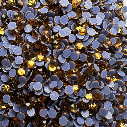 Light Topaz (helles Gelbgold) | DMC Hotfix Strasssteine 3mm (SS10) aus Glas – Premium Qualität – Menge wählbar