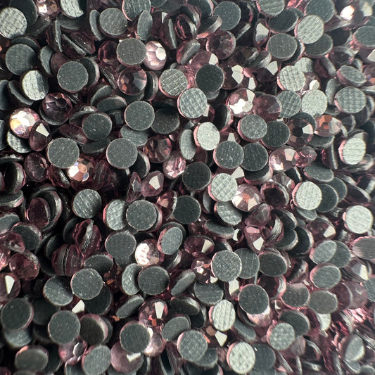 Light Amethyst (helles Lila) | DMC Hotfix Strasssteine 3mm (SS10) aus Glas – Premium Qualität – Menge wählbar