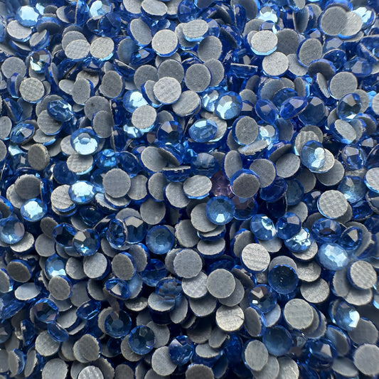 Light Sapphire (helles Blau) | DMC Hotfix Strasssteine 3mm (SS10) aus Glas – Premium Qualität – Menge wählbar