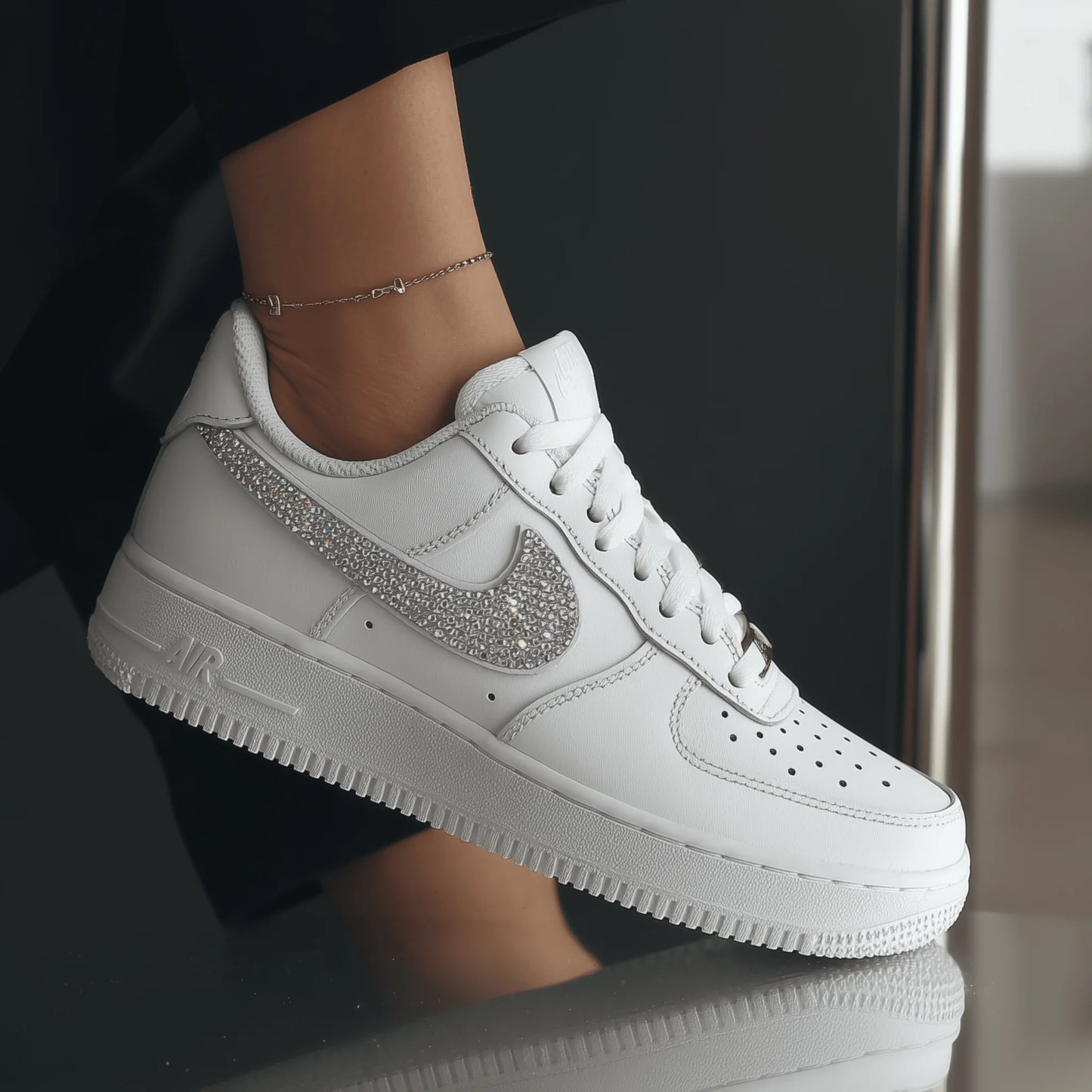 Nike Air Force 1 mit Strasssteinen