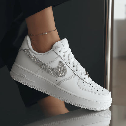 Nike Air Force 1 mit Strasssteinen