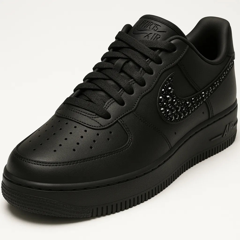 Schwarze Nike Air Force 1 mit Schwarzen Strasssteinen