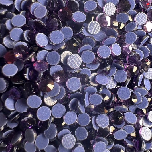 Tanzanite (bläuliches Violett) | DMC Hotfix Strasssteine 3mm (SS10) aus Glas – Premium Qualität – Menge wählbar