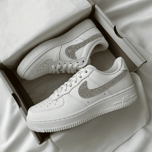 Nike Air Force 1 mit Strasssteinen