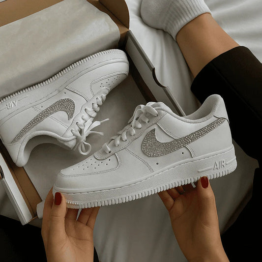 Nike Air Force 1 mit Strasssteinen