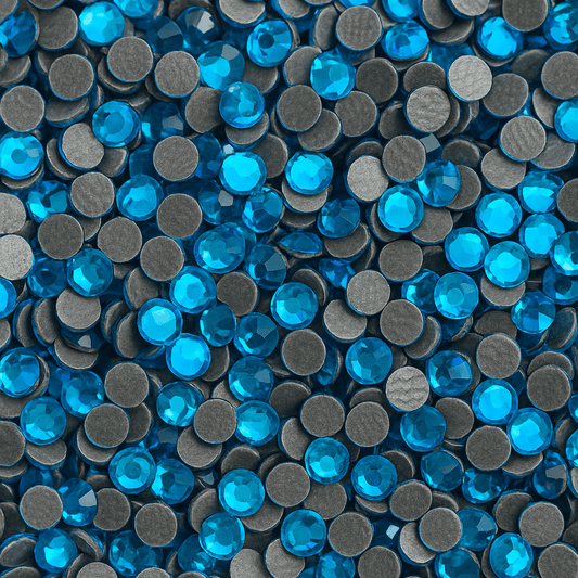 DMC Hotfix Strasssteine in Capri Blue – blaue Glaskristalle für Textilien & DIY