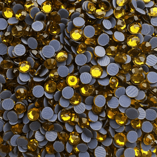 DMC Hotfix Strasssteine in Light Topaz– gelb-goldene Glaskristalle für Textilien & DIY